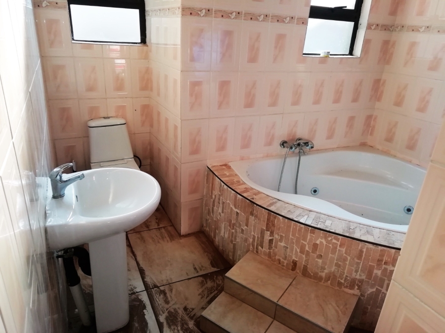 3 Bedroom Property for Sale in Geelhoutpark North West